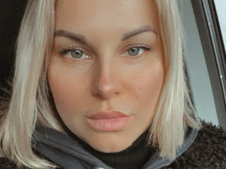 BelleLisaG Live Cam Porn - Photo 8/21