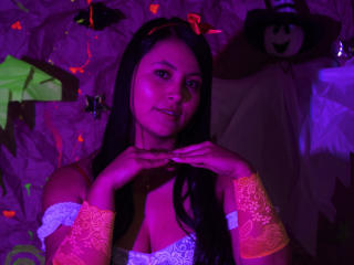 EmilySavage Boobs Liveshow - Photo 9/21