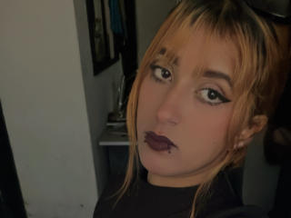 NahiraRosethe live cam model at XLoveCam