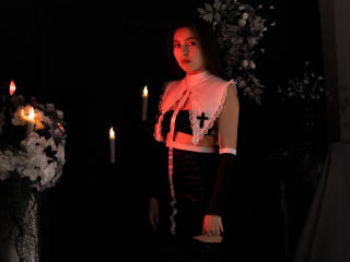 LounaLove Image Gallery