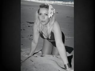 ArchAngelTheFrancaise Webcam Porno Live - Photo 9/21