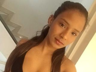 AriVelvet Webcam Porno Live - Photo 6/6