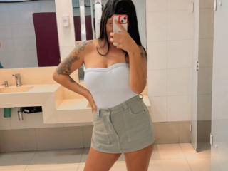 JuliaMenezes live cam model at XLoveCam