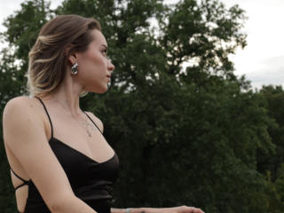 EmelyHailey Seins Liveshow - Photo 10/21