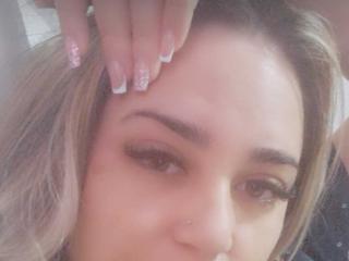 PhoenixBelle69 live cam model at XLoveCam