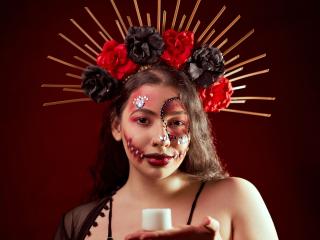 VanessaClose live cam model at XLoveCam