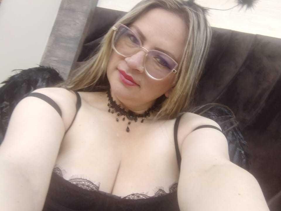 LadyLure — live cam photo 1