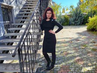 Watch AmiraGold live on cam on XLoveCam