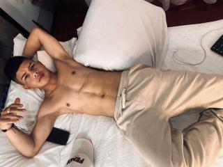 Watch SteveWolf live on cam on XLoveCam