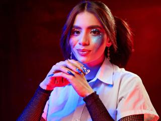 LucieMilner Anal en Webcam Live - Photo 9/21