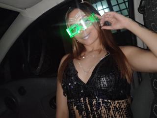 SaarahJones Blowjob XXX Cams - Photo 12/21