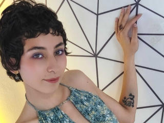 EmilyAllen Boobs Liveshow - Photo 9/21