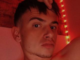 LorenzoZo live cam model at XLoveCam