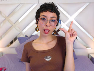 EmilyAllen Boobs Liveshow - Photo 5/21