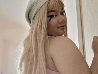 DarkCurvyLady Amateur Live Webcam - Photo 16/21