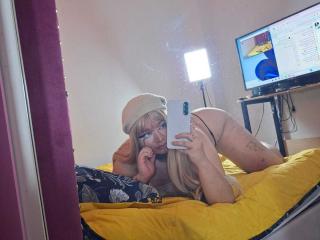 DarkCurvyLady Amateur Live Webcam - Photo 14/21