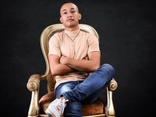 HarryBeniz live cam model at XLoveCam