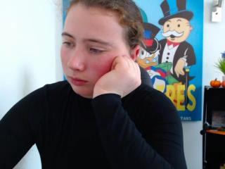 Piones live cam model at XLoveCam