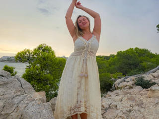 SallyVerda Blowjob XXX Cams - Photo 11/21