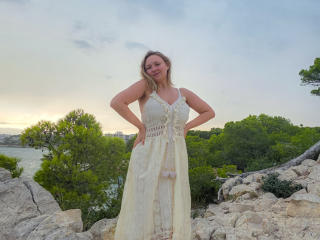 SallyVerda Blowjob XXX Cams - Photo 10/21