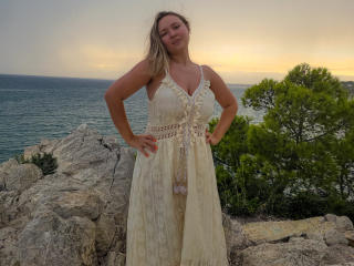 SallyVerda Blowjob XXX Cams - Photo 8/21