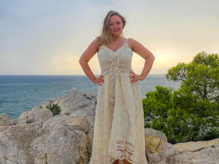 SallyVerda Blowjob XXX Cams - Photo 6/21