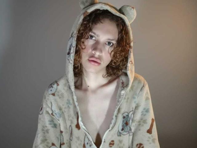 AaronFinn — live cam photo 4