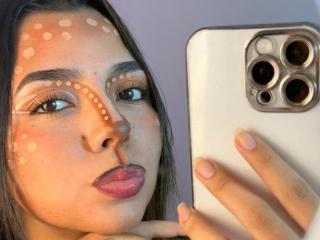 LatinaIu live cam model at XLoveCam