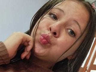 GraceRedMiller Video Webcam - Photo 6/21