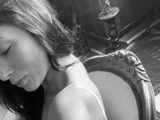 AmelineRousseau Webcam Porno Live - Photo 19/21