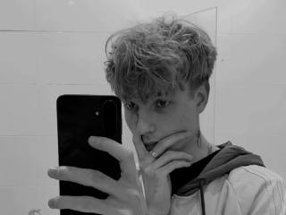 Watch AaronNice live on cam on XLoveCam