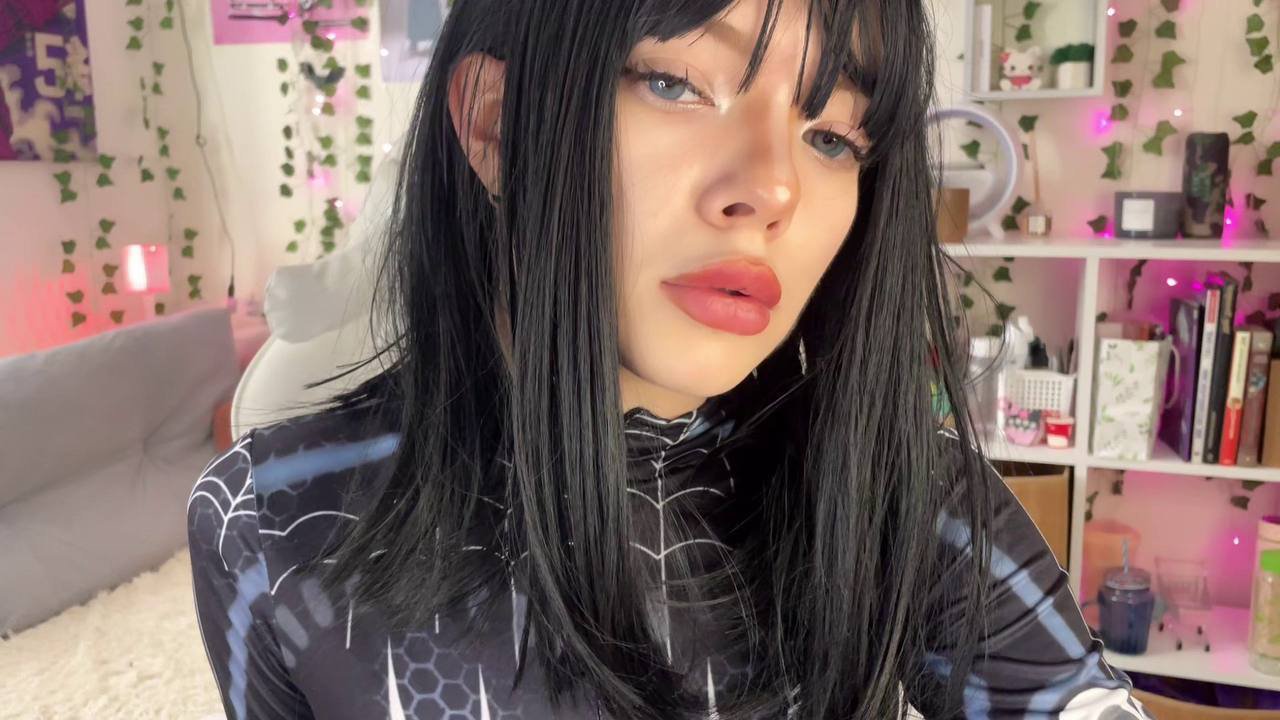webcam model AmeliaAley from XloveCam webcam model AmeliaAley from XloveCam