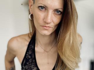 DaneeSoHot Amateur Live Webcam - Photo 16/21