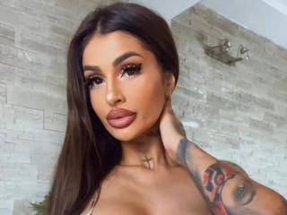 SelenaCruz Image Gallery