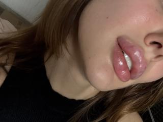 SensualMila Blowjob XXX Cams - Photo 21/21