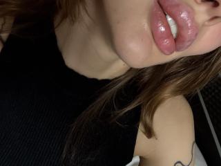 SensualMila Blowjob XXX Cams - Photo 19/21