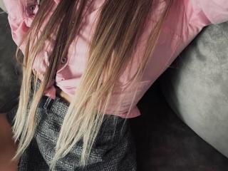 Siyana Blowjob XXX Cams - Photo 11/21