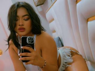 SaritaCute Blowjob XXX Cams - Photo 12/21