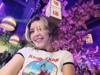 AluDamn Webcam Porno Live - Photo 6/21