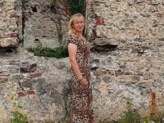 TrinaAdair live cam model at XLoveCam