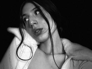 SophieBeaumont Blowjob XXX Cams - Photo 6/21