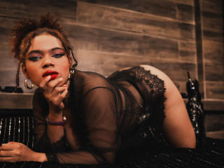 AliceJelanni Image Gallery