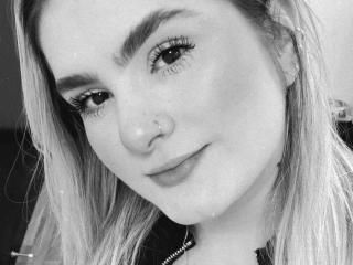 AlannaFoxy Webcam Porno Live - Photo 10/20