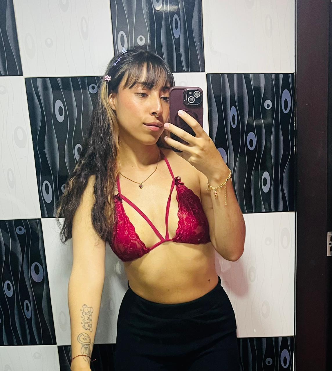 webcam model AbigailLarrain from XloveCam webcam model AbigailLarrain from XloveCam