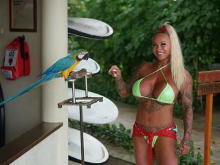 Photo of BonnievonClyde-hot