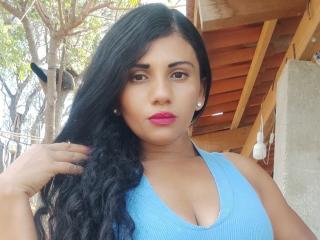 Watch Revenna live on cam on XLoveCam