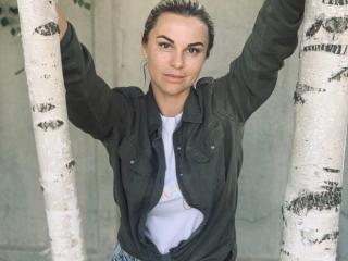 BelleLisaG Live Cam Porn - Photo 8/21