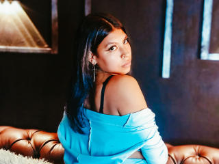 SashaLia Blowjob XXX Cams - Photo 16/16