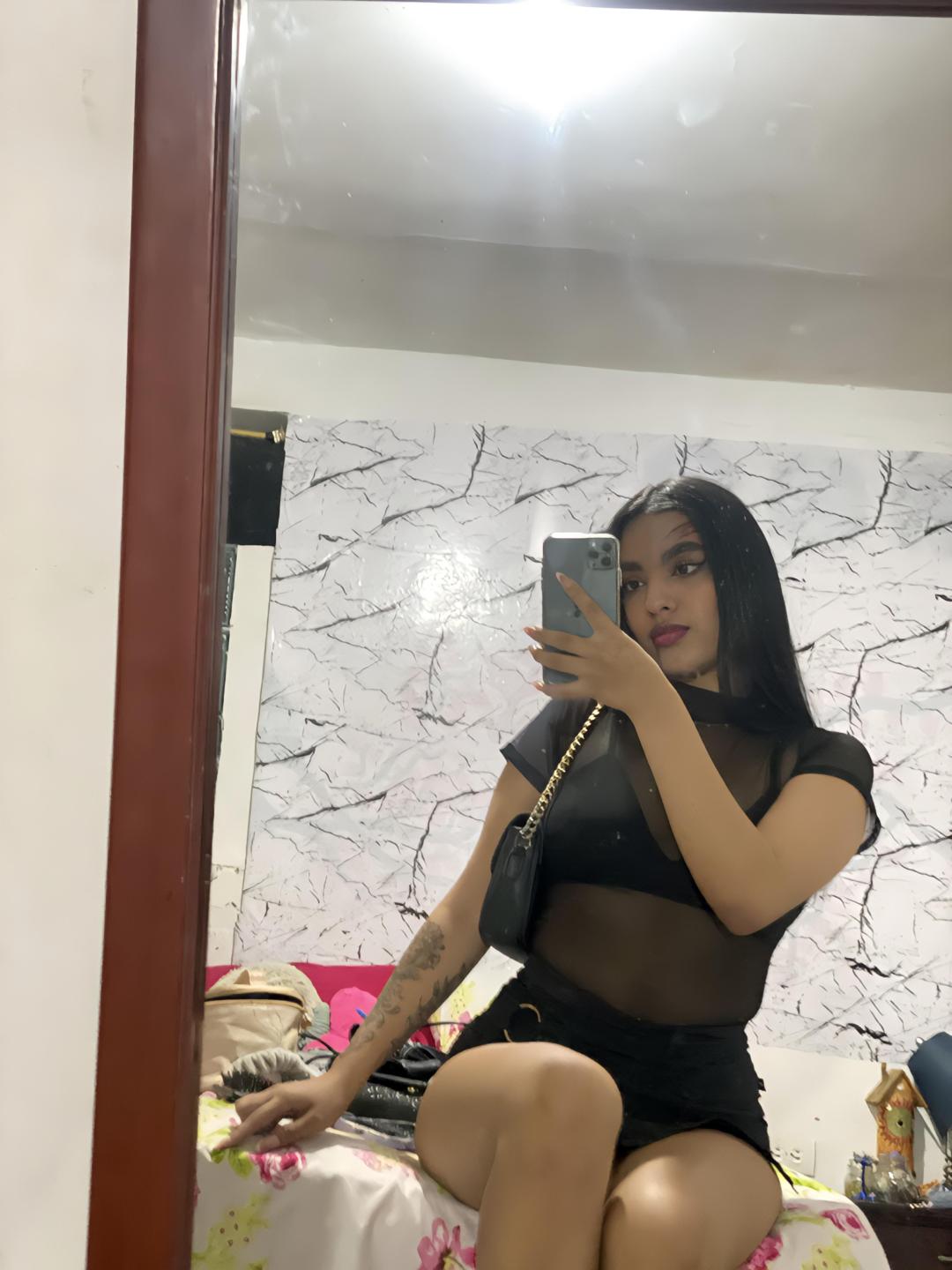 webcam model SofiTinna from XloveCam webcam model SofiTinna from XloveCam