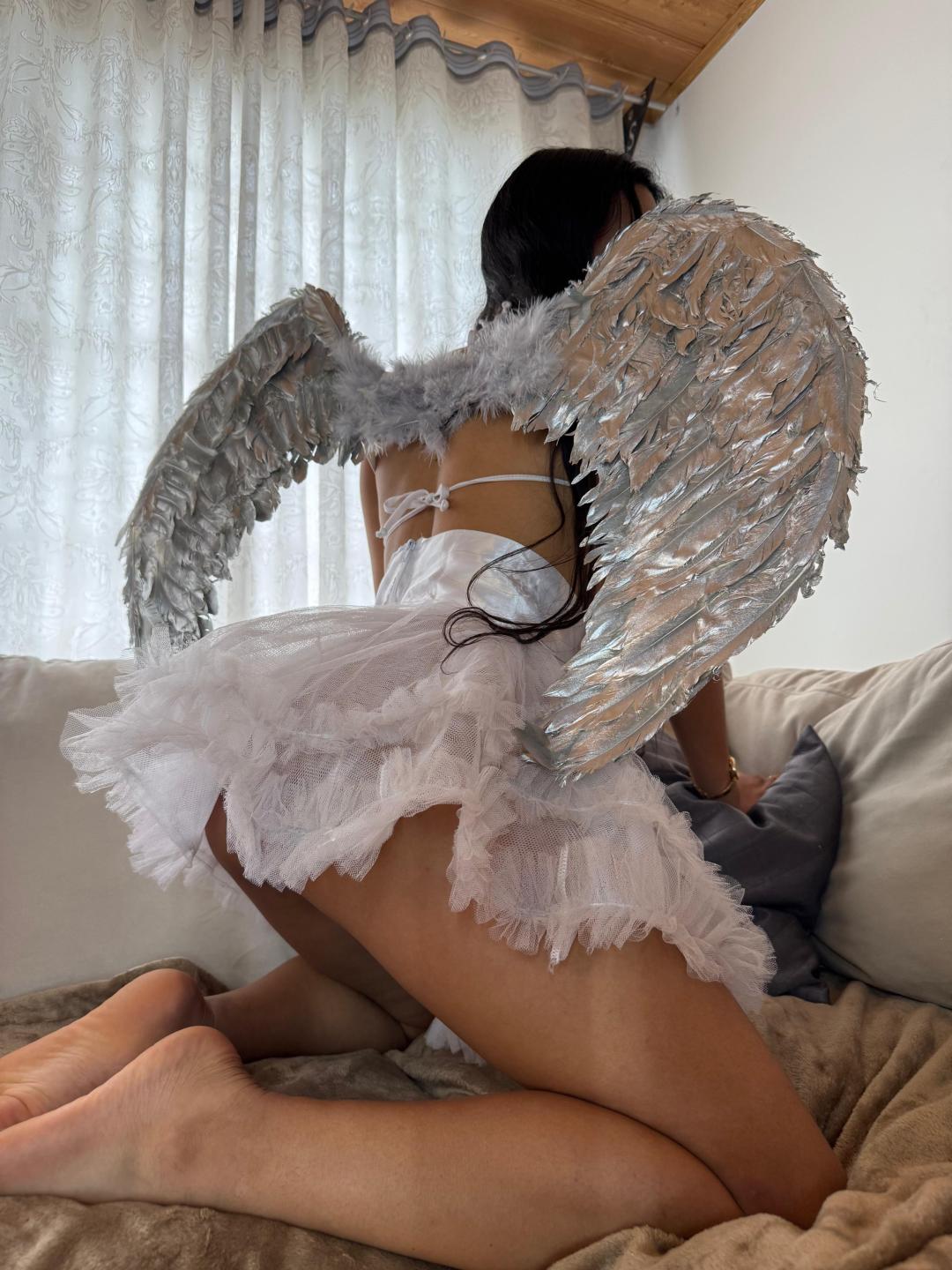 webcam model IvyMontaner from XloveCam webcam model IvyMontaner from XloveCam